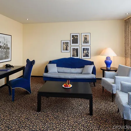 Victoria 4*