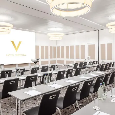 Victoria Hotel 4*
